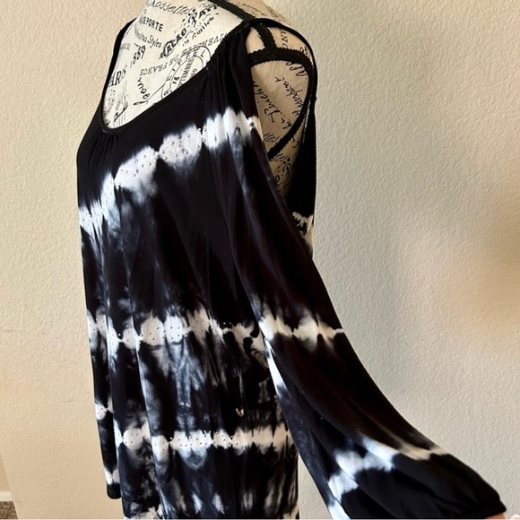 INC International Concepts soft navy tie dye tunic top peekaboo shoulders XL - Picture 3 of 5